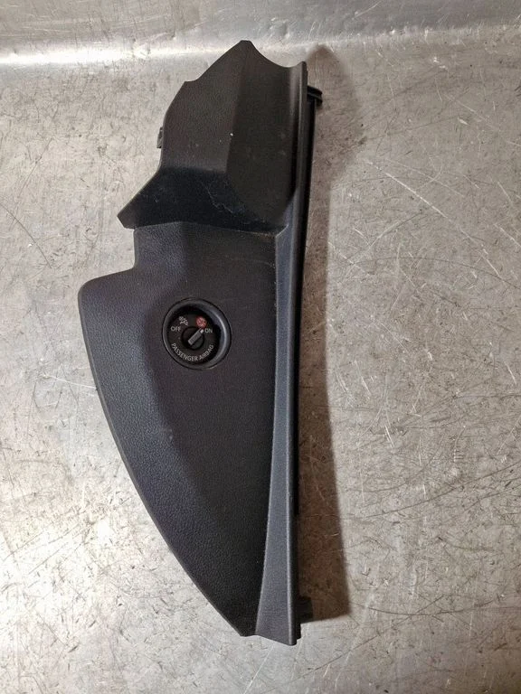 Dashboard side end trim 689202851R