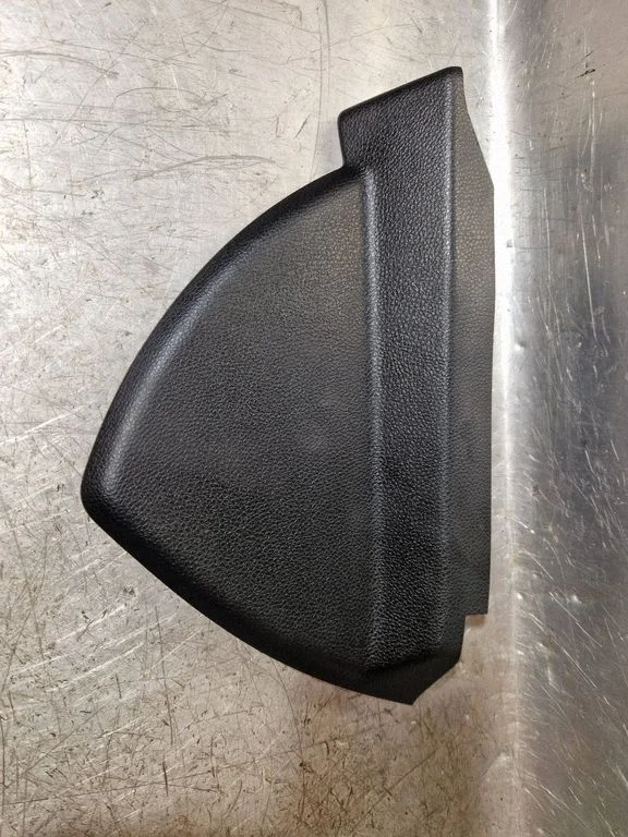 Dashboard side end trim A2046800178