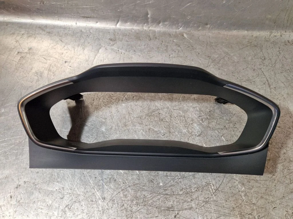 Dashboard trim 9824790180