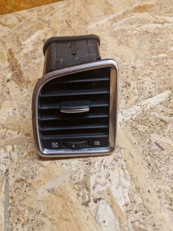 Dashboard side air vent grill/cover trim – Mazda 6 (2008-2013)