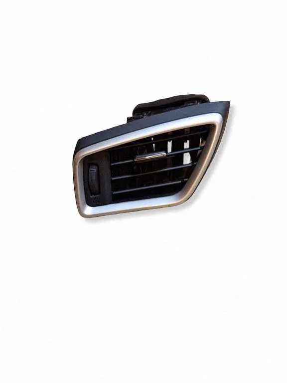 Dashboard side air vent grill/cover trim – Nissan Qashqai (2014-2016)