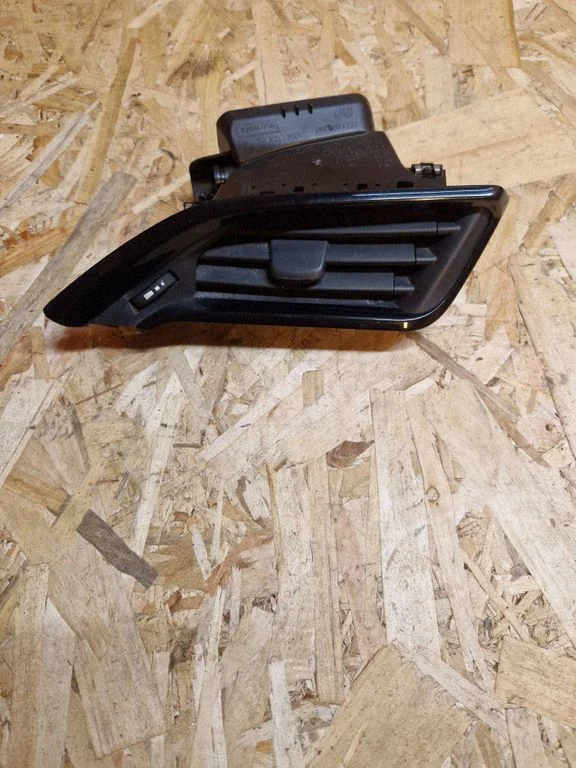 Dashboard side air vent grill/cover trim 9673131677