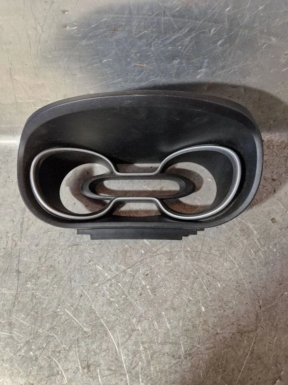 Dashboard trim 681010993R