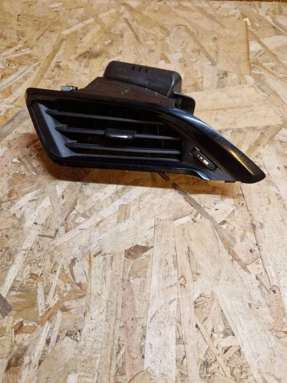 Dashboard side air vent grill/cover trim 9633131777