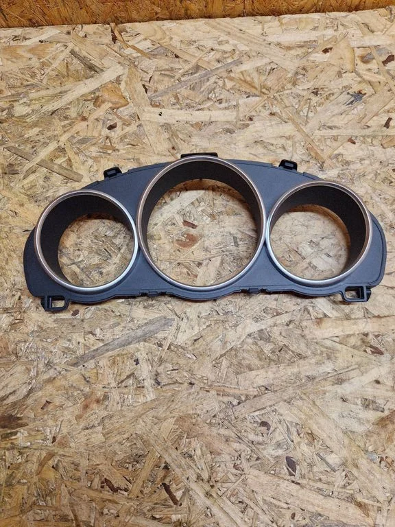 Dashboard trim – Mercedes-Benz E-Class W212 (2009-2016)