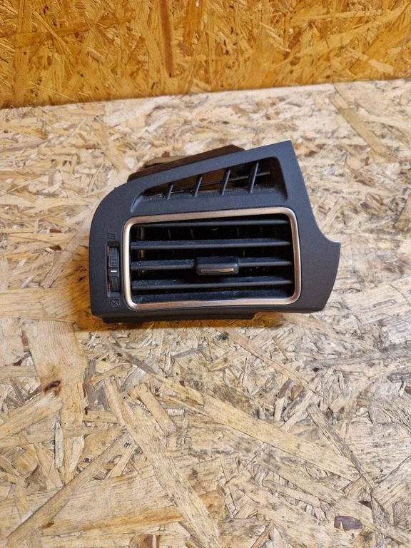 Dashboard side air vent grill/cover trim 556600F020 – Toyota Verso (2009-2018)