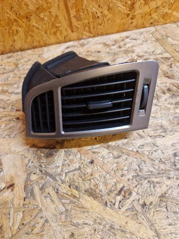 Dashboard side air vent grill/cover trim 974601J010
