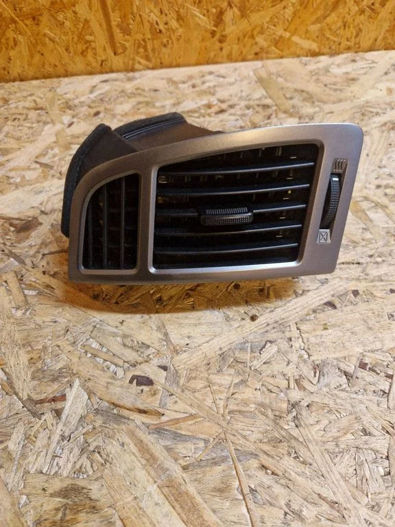 Dashboard side air vent grill/cover trim 974601J000