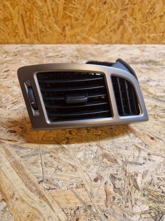 Dashboard side air vent grill/cover trim 974801J000