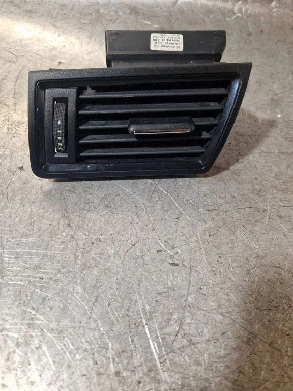 Dashboard side air vent grill/cover trim 5JA819701E