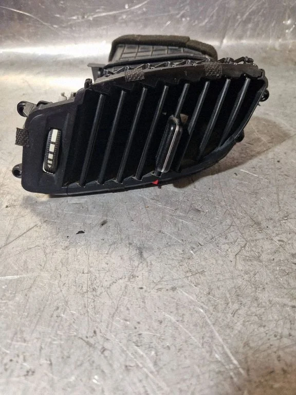 Dashboard side air vent grill/cover trim 97410A6000