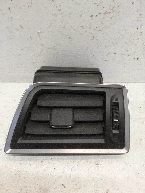 Dashboard side air vent grill/cover trim 66110AL01A