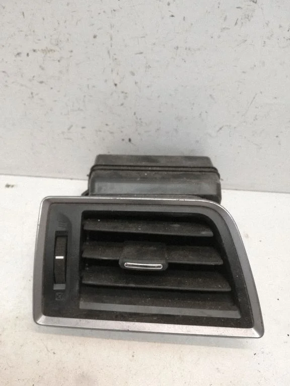 Dashboard side air vent grill/cover trim 66110AL02A