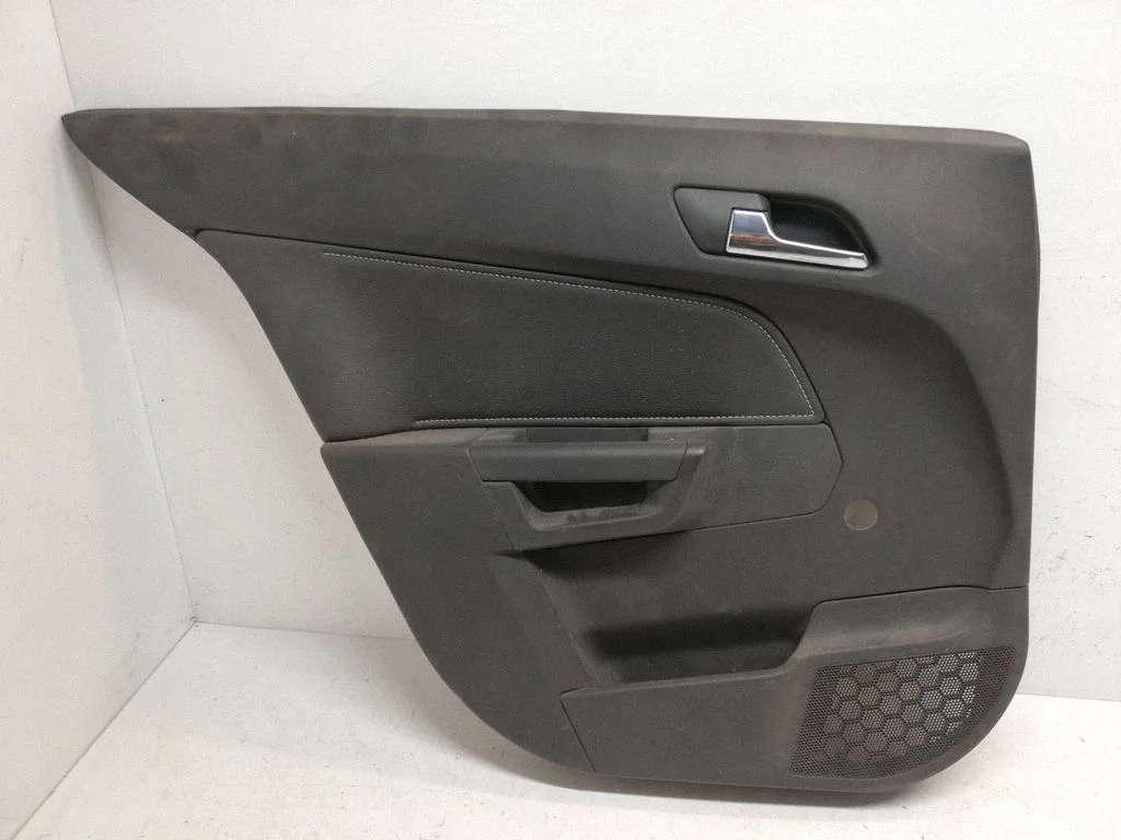 Rear door card panel trim 13177097