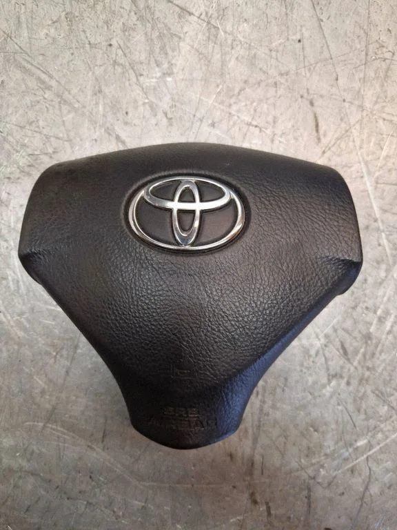 Steering wheel airbag – Toyota Corolla Verso E121 (2004-2007)