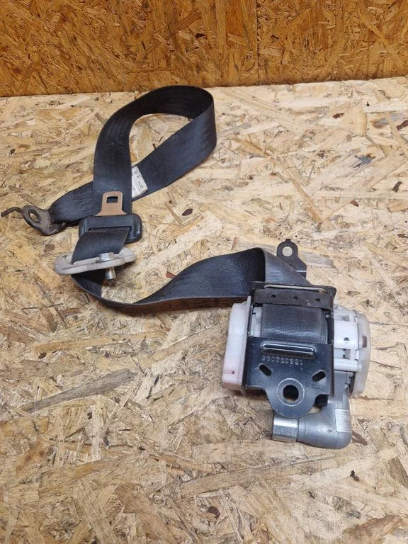 Front seatbelt BGD530221