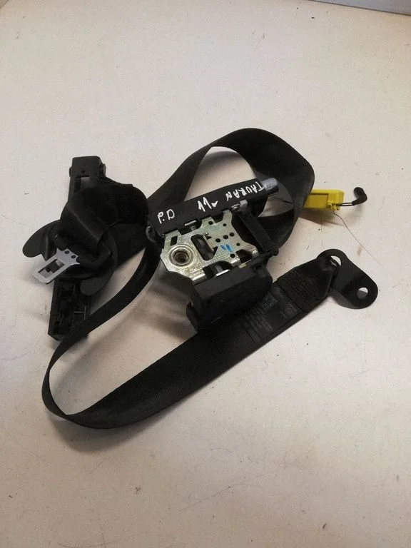 Front seatbelt – Volkswagen Touran II (2010-2016)