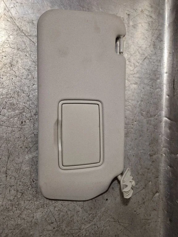 Sun visor – right