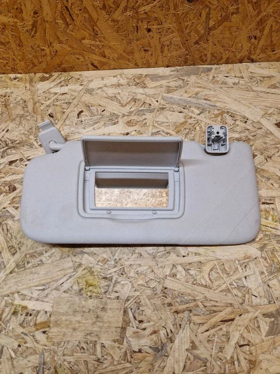 Sun visor – left