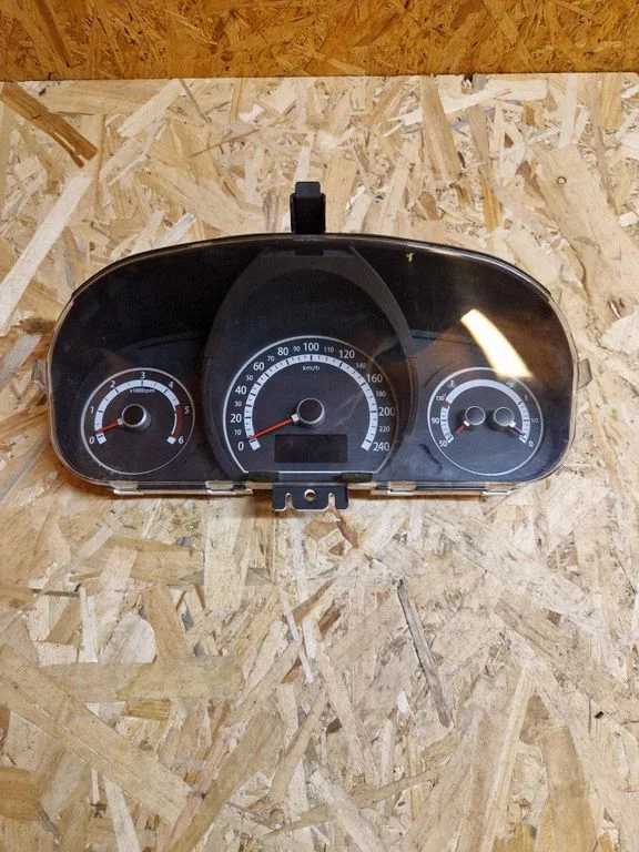 Speedometer (instrument cluster) 940241H091