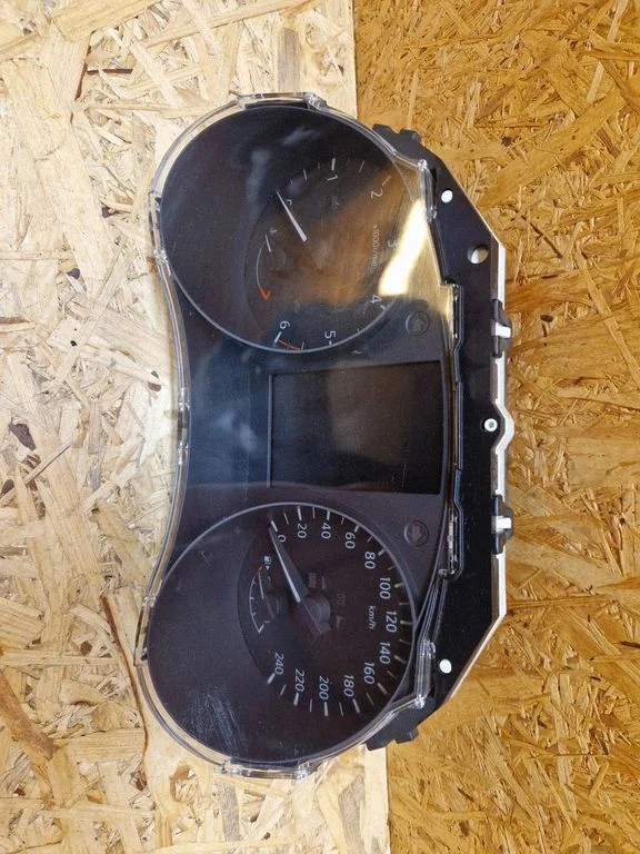 Speedometer (instrument cluster) – Nissan Qashqai (2014-2016)