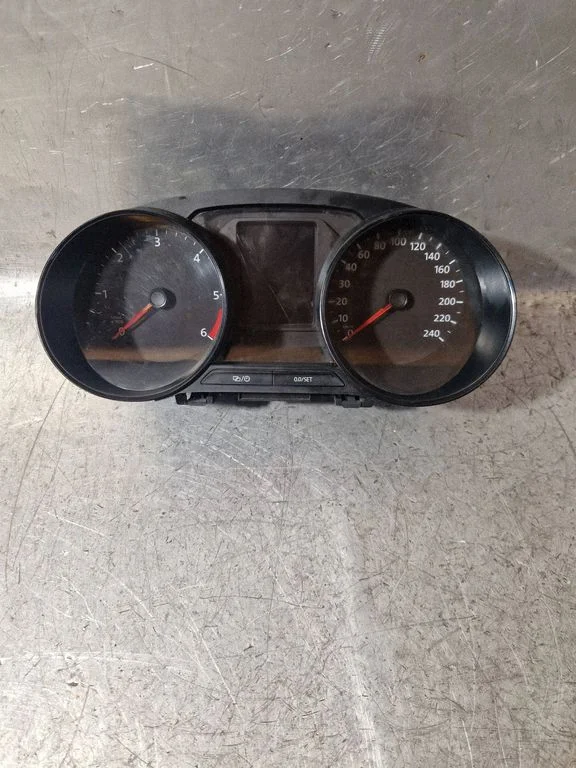 Speedometer (instrument cluster) – Volkswagen Polo V 6R (2009-2017)