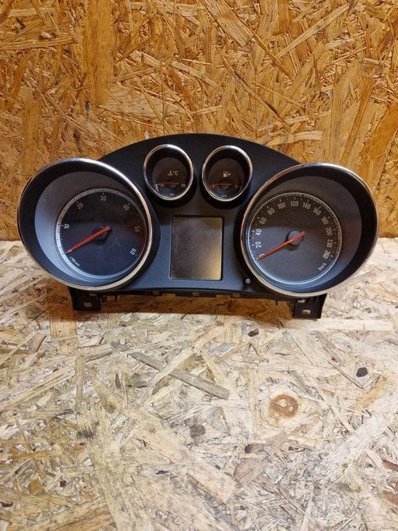 Speedometer (instrument cluster) – Opel Insignia A (2008-2017)