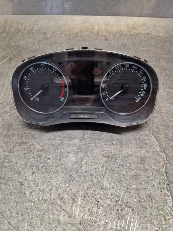 Speedometer (instrument cluster) 5JA920730A