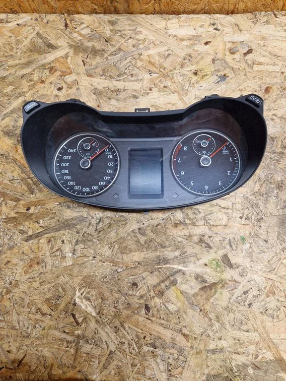 Speedometer (instrument cluster) – Volkswagen Sharan (2011-)
