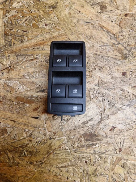 Electric window control switch – Opel Insignia A (2008-2017)