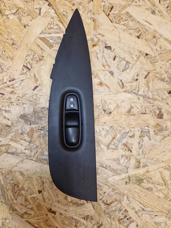 Electric window control switch – Nissan Qashqai (2014-2016)