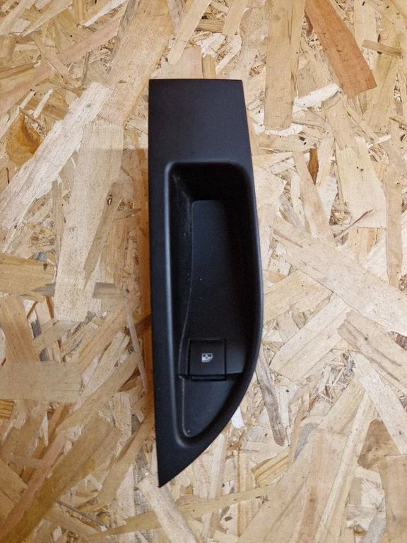 Electric window control switch 13301888