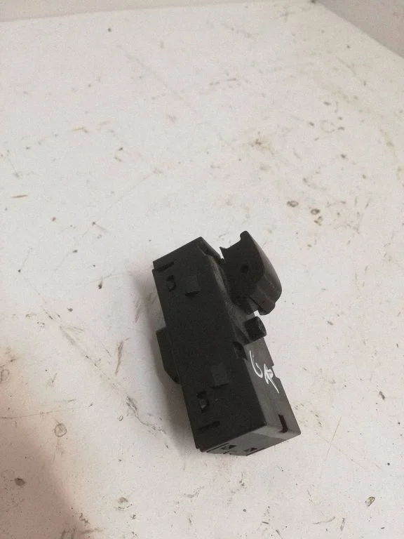 Electric window control switch 13408452