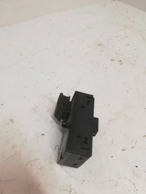 Electric window control switch 13408452