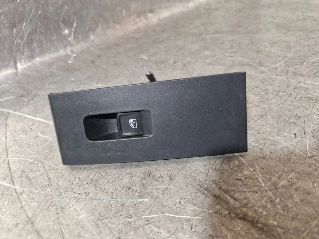 Przełącznik szyb elektrycznych 5JA867171B