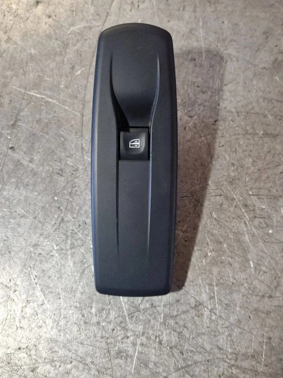 Electric window control switch 809600004R
