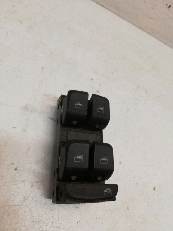 Electric window control switch – Audi A4 Allroad B8 (2008-2016)