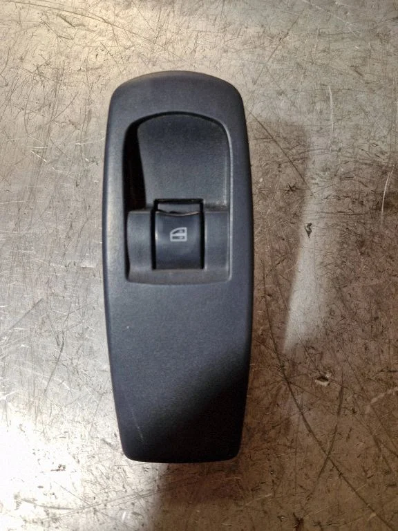 Electric window control switch 25411JY00A