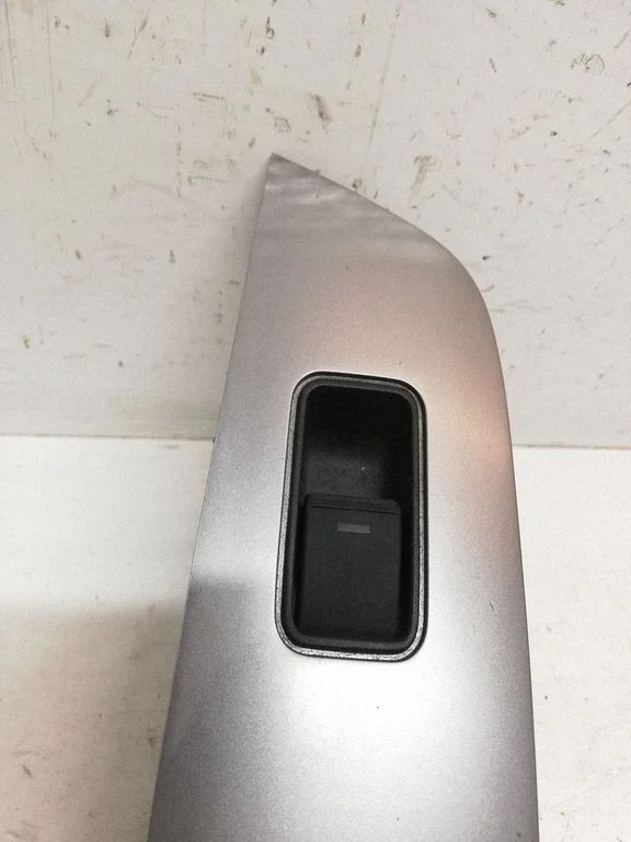 Electric window control switch GS1E66380