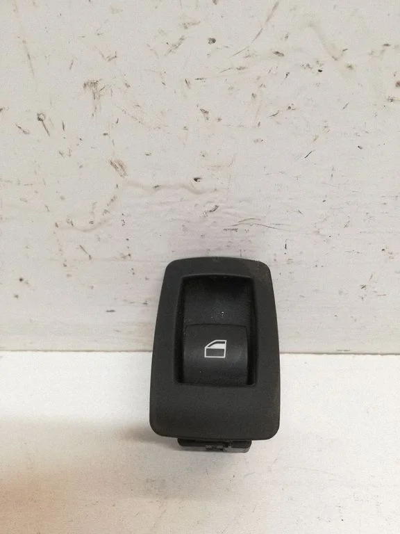 Electric window control switch – BMW 3 Series E90 E91 (2005-2012)
