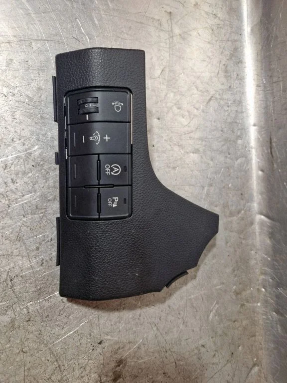 Multifunctional control switch/knob – Hyundai i30 (2013-2016)
