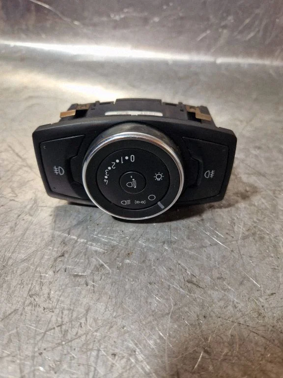 Light switch BM5T13A024FD