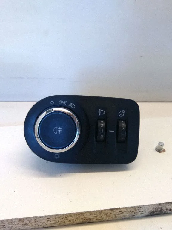 Light switch – Opel Corsa D (2006-2014)