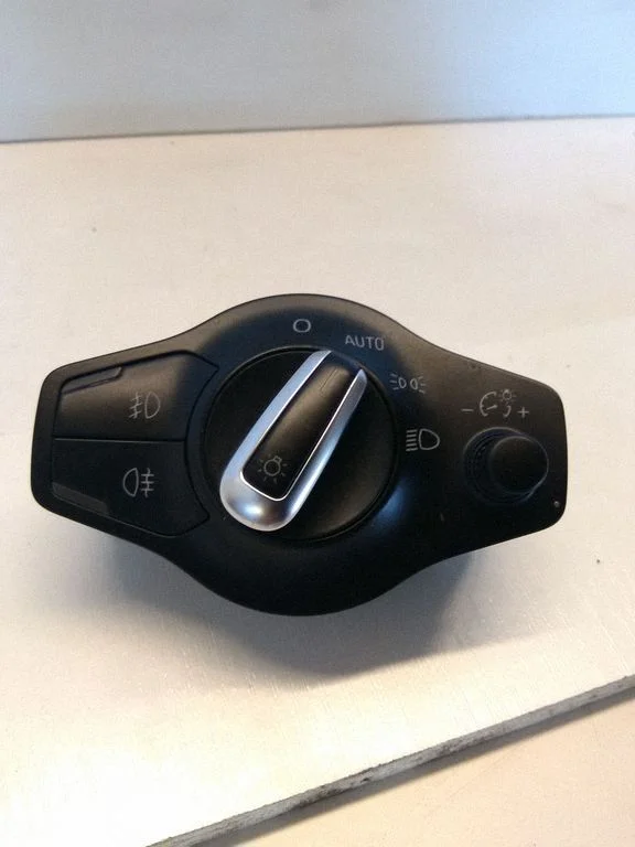 Light switch – Audi A4 Allroad B8 (2008-2016)