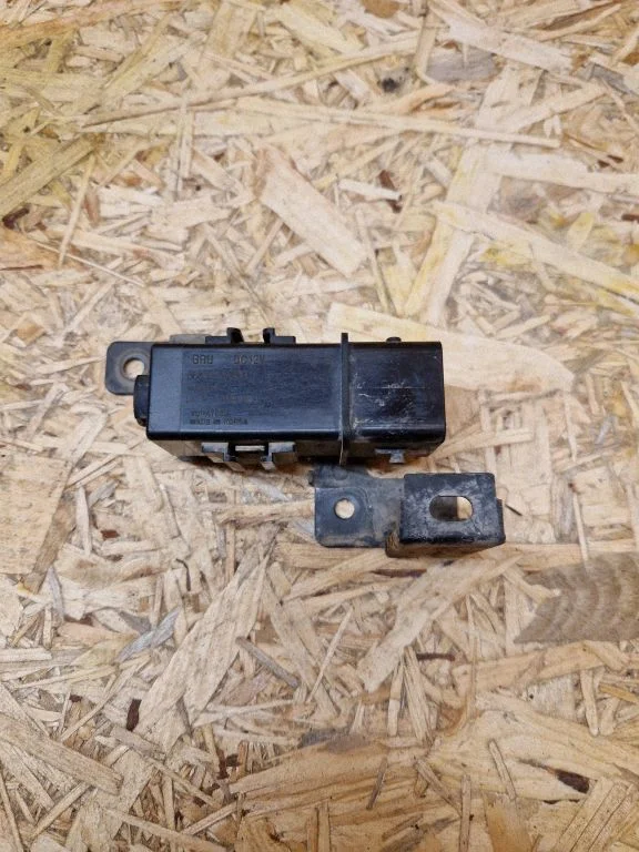 Eelsüüteküünalde relee 368302A200
