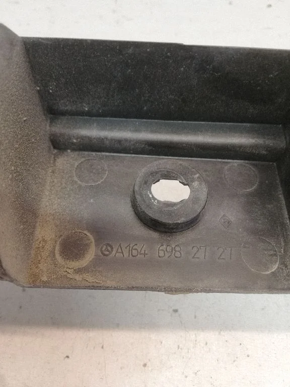 Sill supporting ledge – Mercedes-Benz ML-Class W164 (2005-2011)