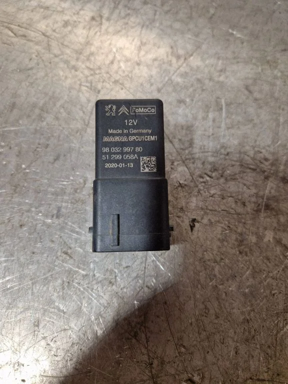 Glow plug pre-heat relay 9803299780