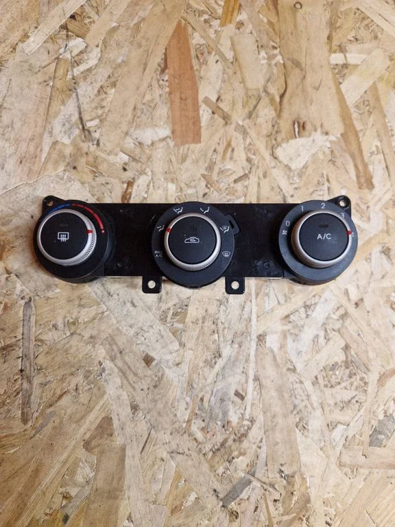 Climate control unit – KIA Ceed (2006-2012)