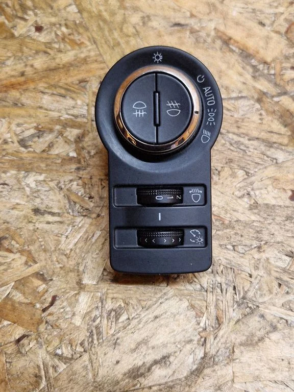 Light switch – Opel Insignia A (2008-2017)