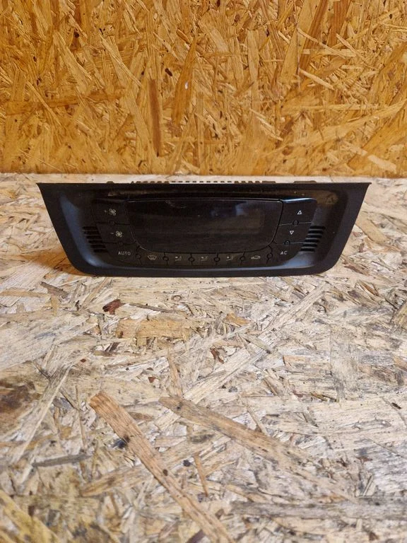 Climate control unit 6J0820043